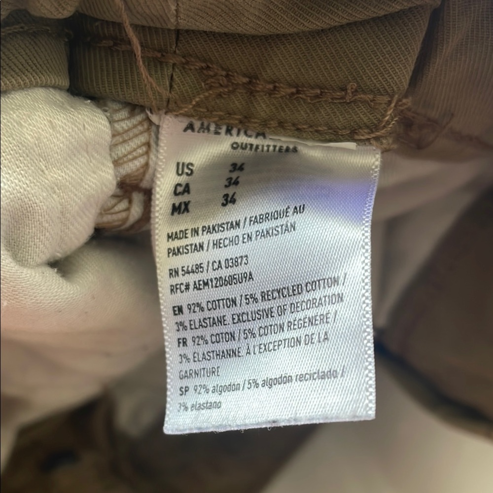 American Eagle Men’s 7” Flex khaki shorts in Tan - Picture 5 of 9